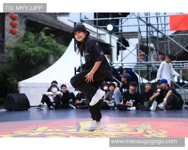 西安街舞队在攀岩联赛中的表现与比赛经验深度分析 西安街舞队在攀岩联赛中的表现与比赛经验深度分析